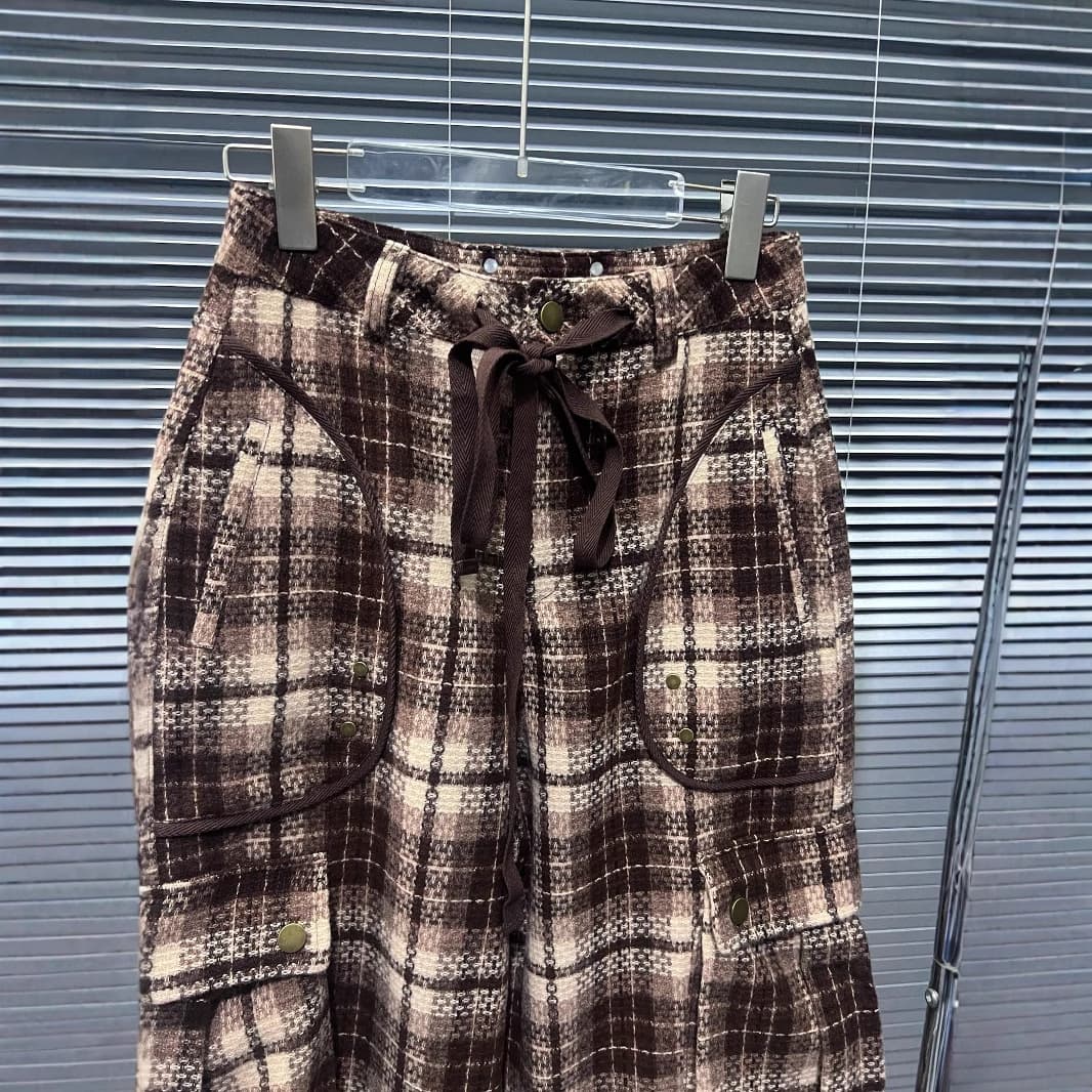 チェックパンツ ブラウン あたたか素材のゆったりワイドパンツ